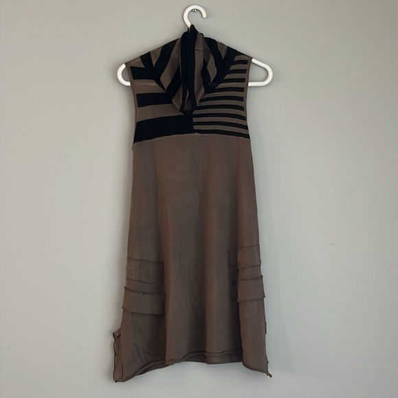 Georgiana C wool
Blend tunic layering piece Medium - Picture 2 of 6